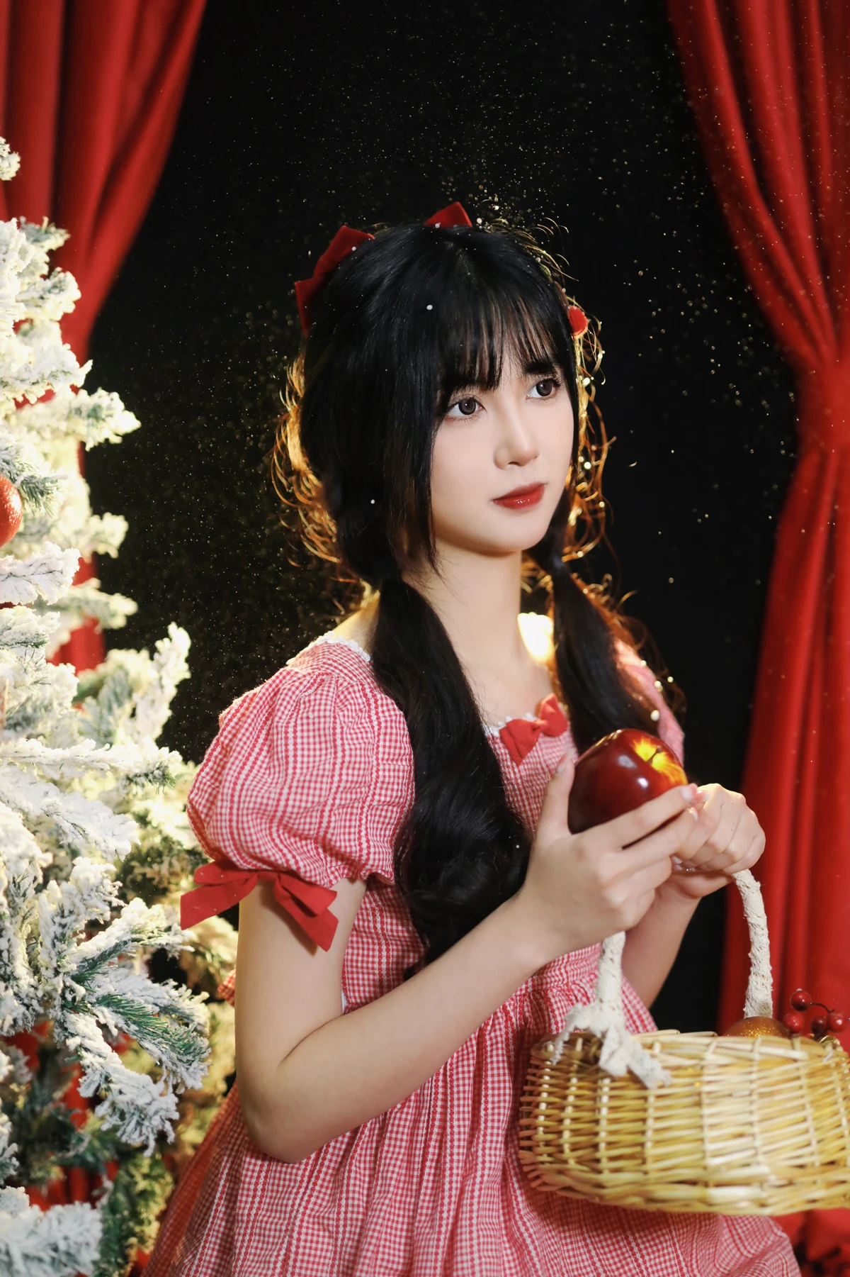 [YITUYU] 2022.12.18 Vol.2708 – Christmas in a Fairy Tale Light cherry blossom#[25P]-12